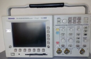 TDS3032B示波器维修